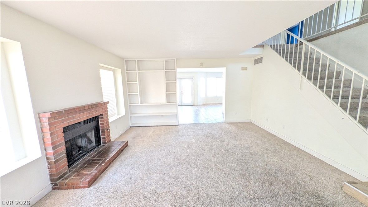 121 Logansberry Lane — photo 4