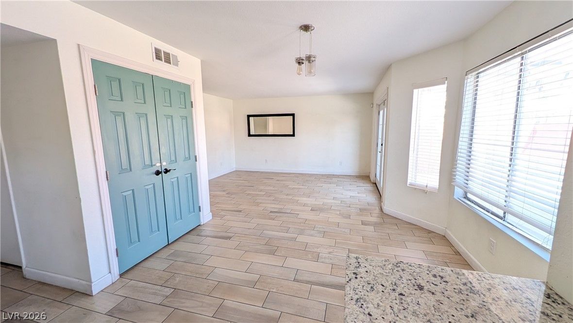 121 Logansberry Lane — photo 5