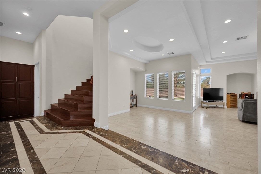 6330 Bellisima Street — photo 3
