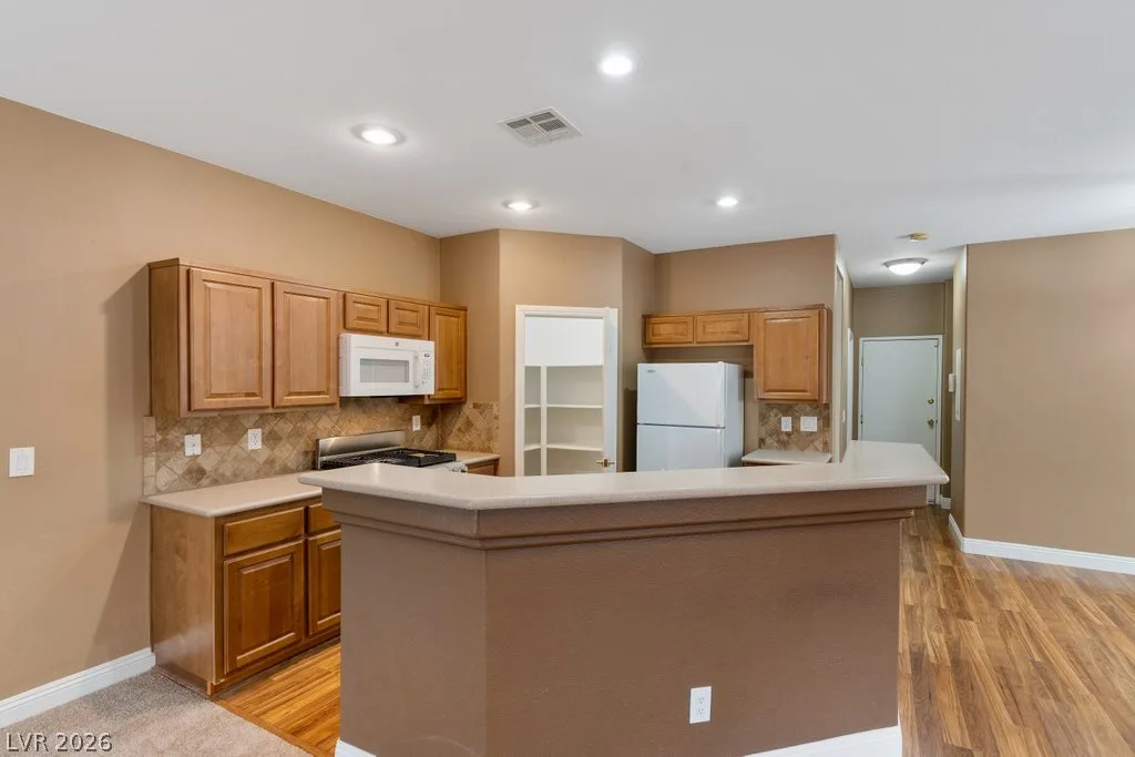 8710 Horizon Wind Avenue 103 — photo 3