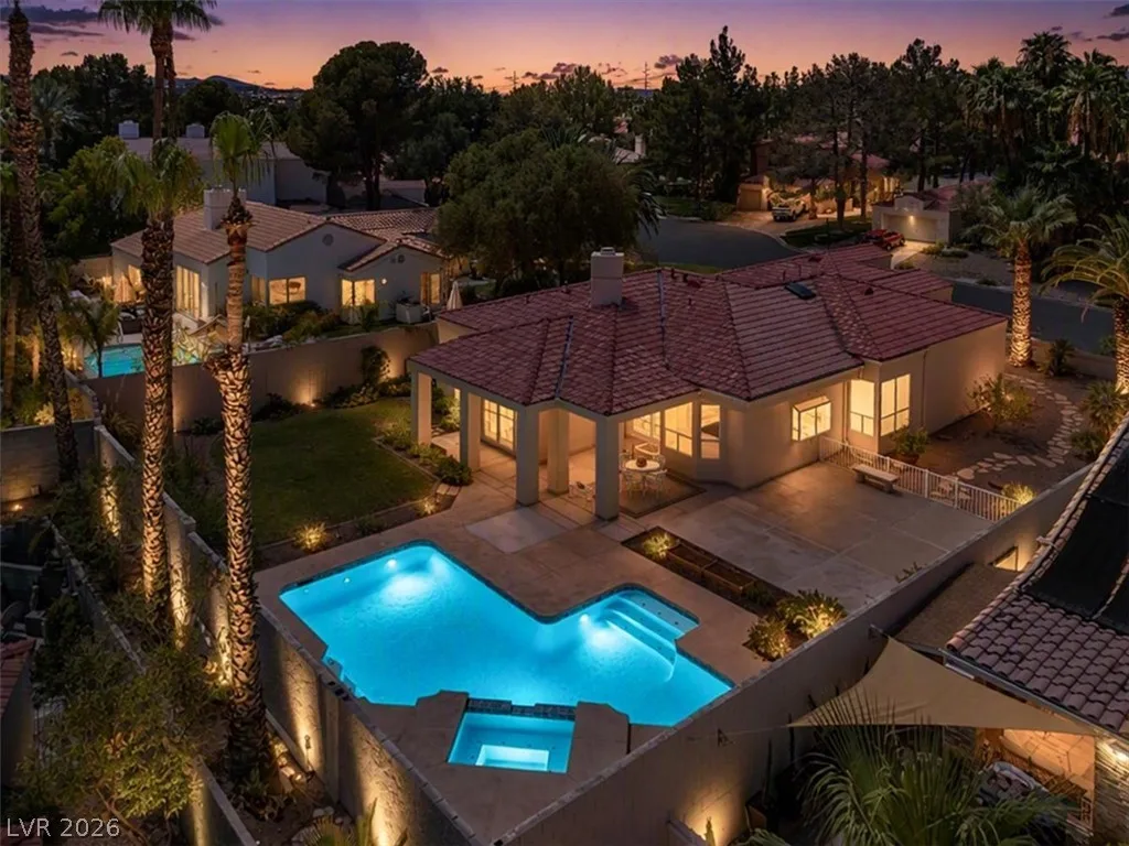 246 Jameson Circle — photo 2