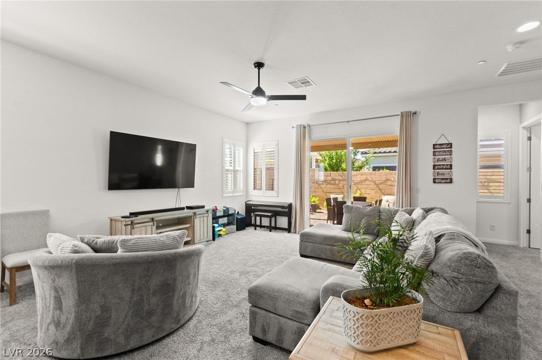 10160 Tree Blossom Avenue — photo 3