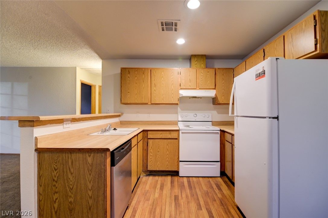 4201 Terrestrial Lane 223 — photo 4 of 10