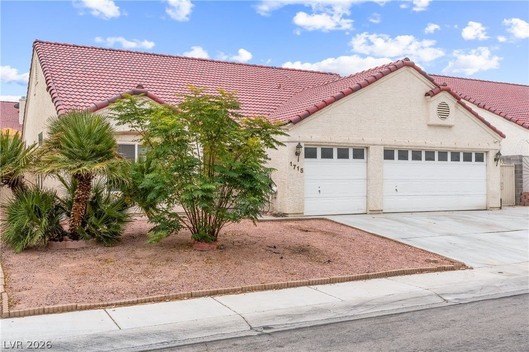 1715 Pinter Way — photo 1