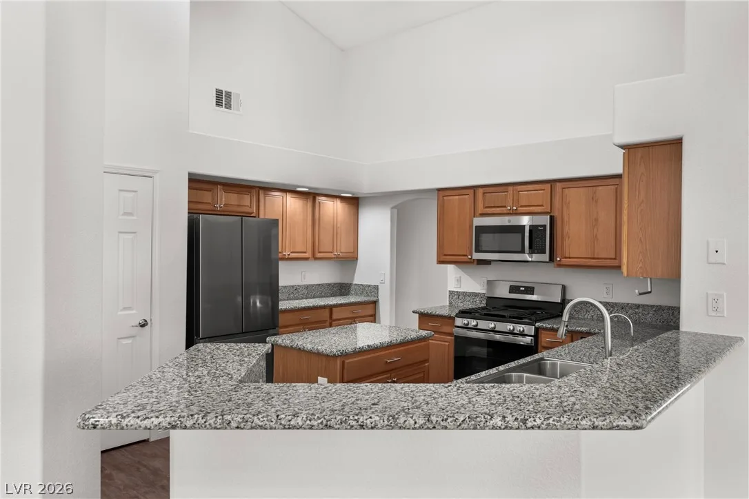 1715 Pinter Way — photo 2