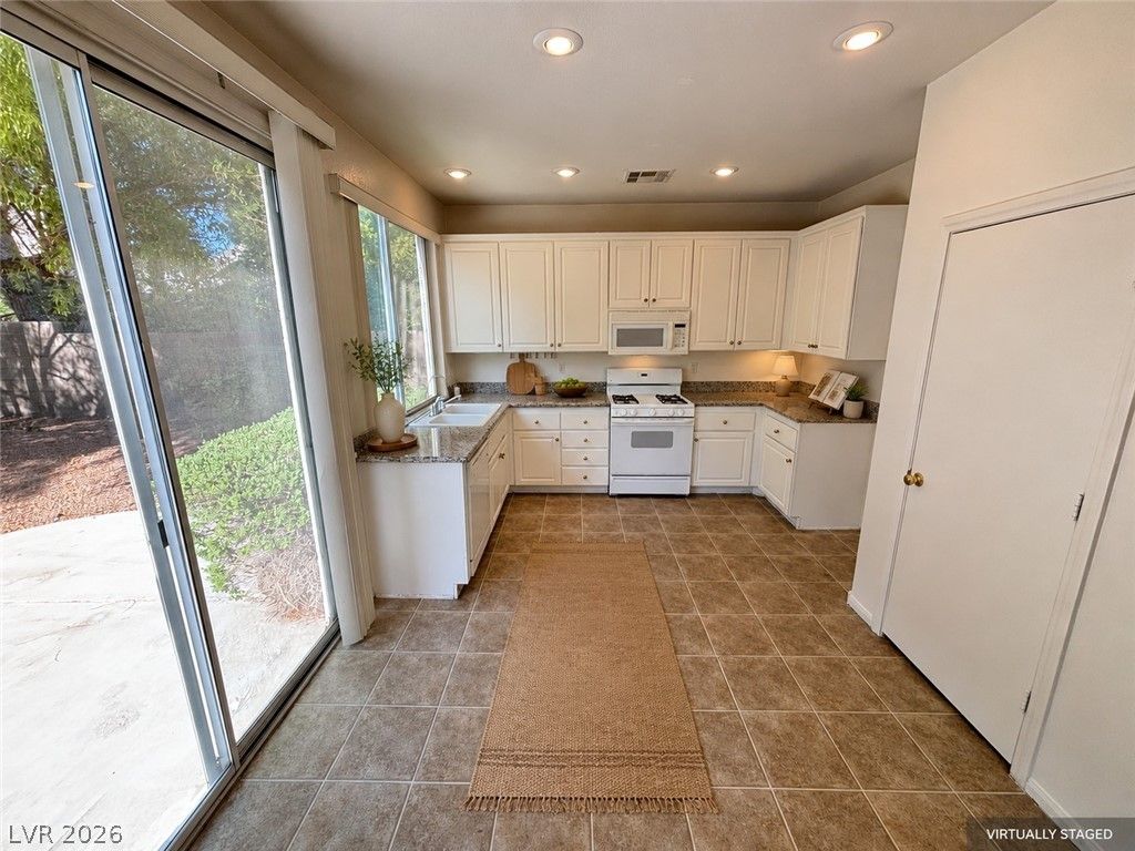 10319 Splendor Ridge Avenue — photo 4 of 23