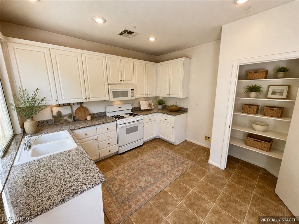 10319 Splendor Ridge Avenue — photo 5 of 23