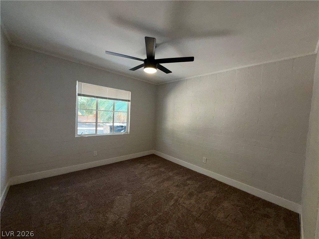 1628 Thelma Lane 1628 — photo 5 of 9
