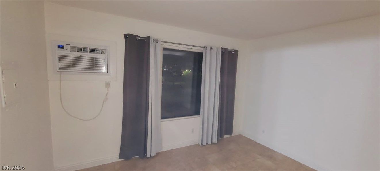305 North 10th Street 33 — photo 4 of 10