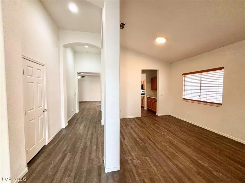 1626 West Hammer Lane — photo 4
