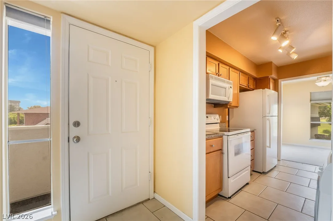 2843 Geary Place 3102 — photo 3