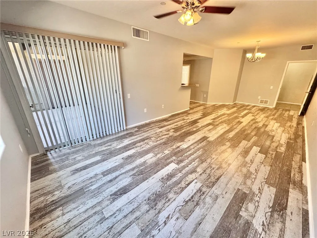 6868 Sky Pointe Drive 1035 — photo 4