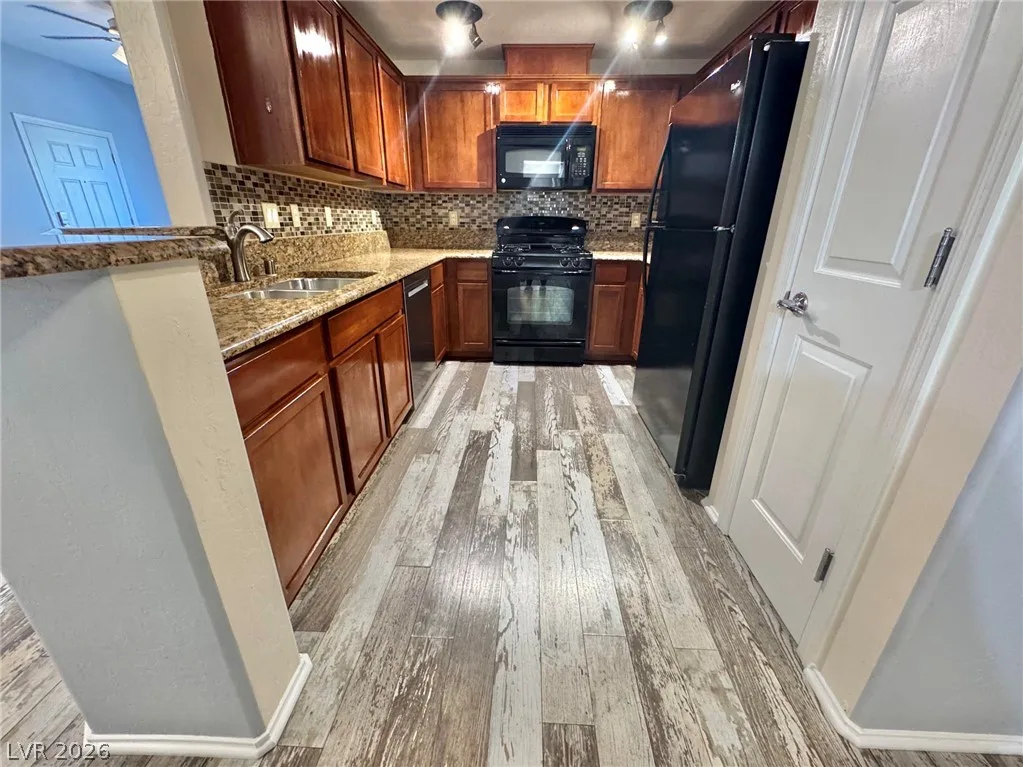 6868 Sky Pointe Drive 1035 — photo 5