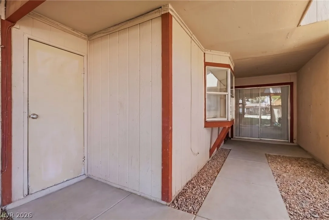 441 North Lamb Boulevard C — photo 3 of 10