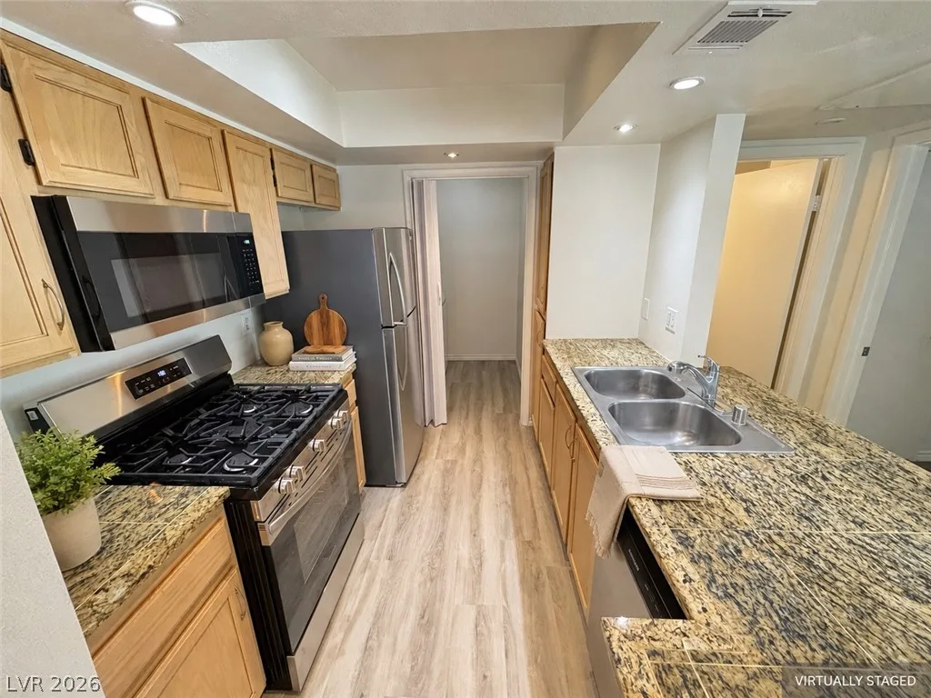 7100 PIRATES COVE Road 2041 — photo 4