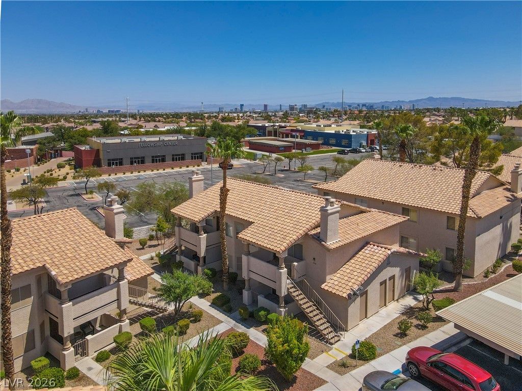1332 Pinto Rock Lane 201 — photo 2 of 26