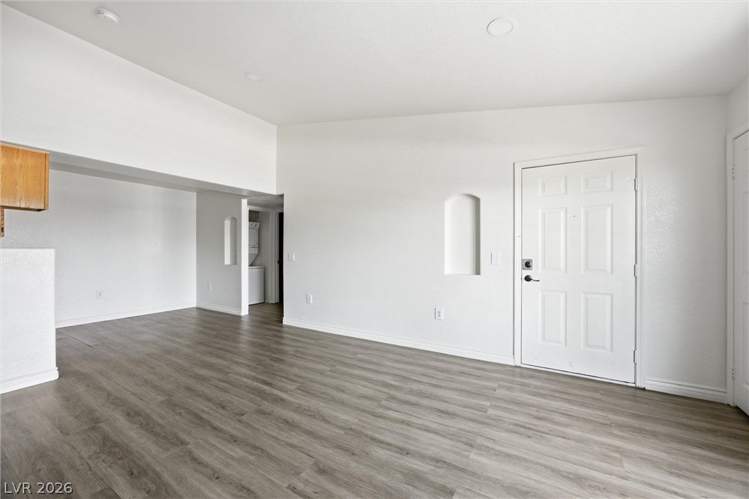 3318 North Decatur Boulevard 2114 — photo 4 of 22
