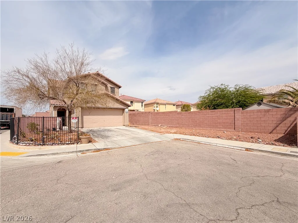 6204 Alpine Tree Avenue — photo 3