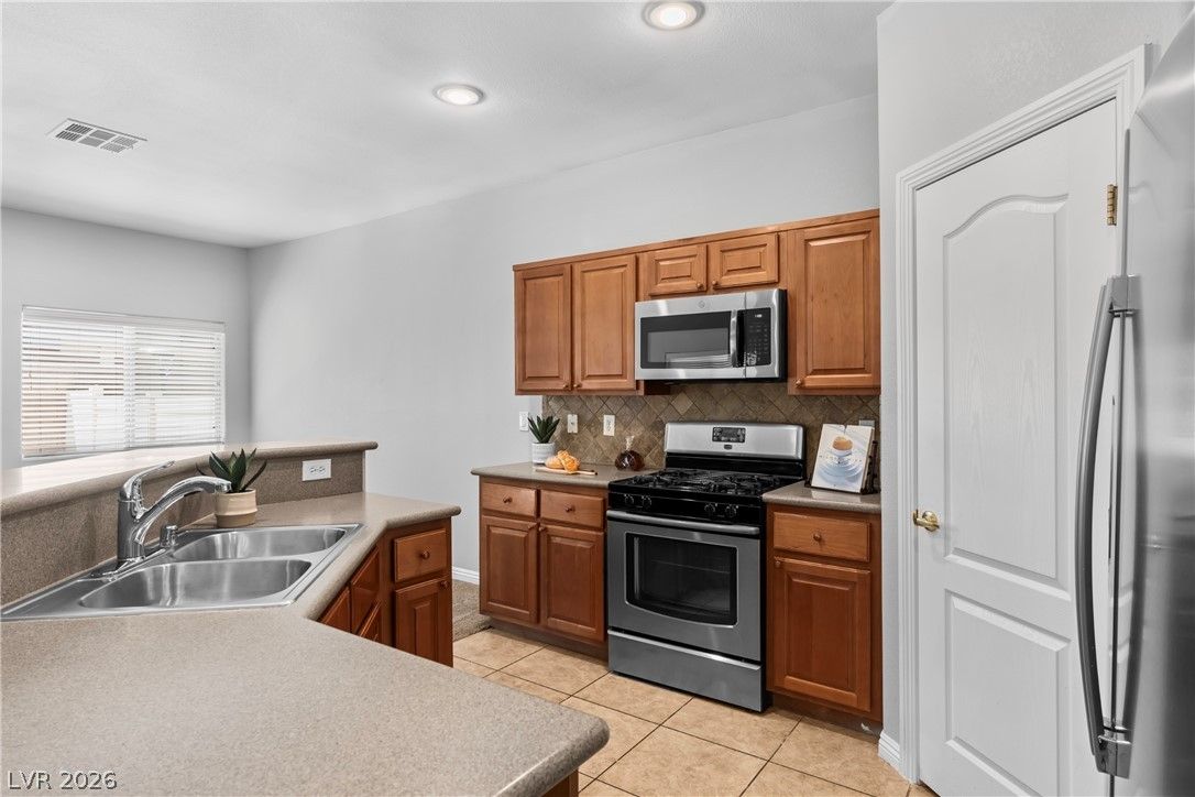 8819 Horizon Wind Avenue 103 — photo 5