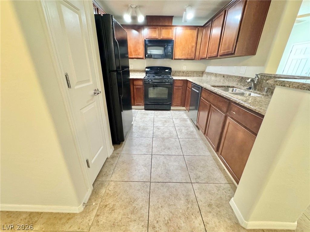 6868 Sky Pointe Drive 1036 — photo 5