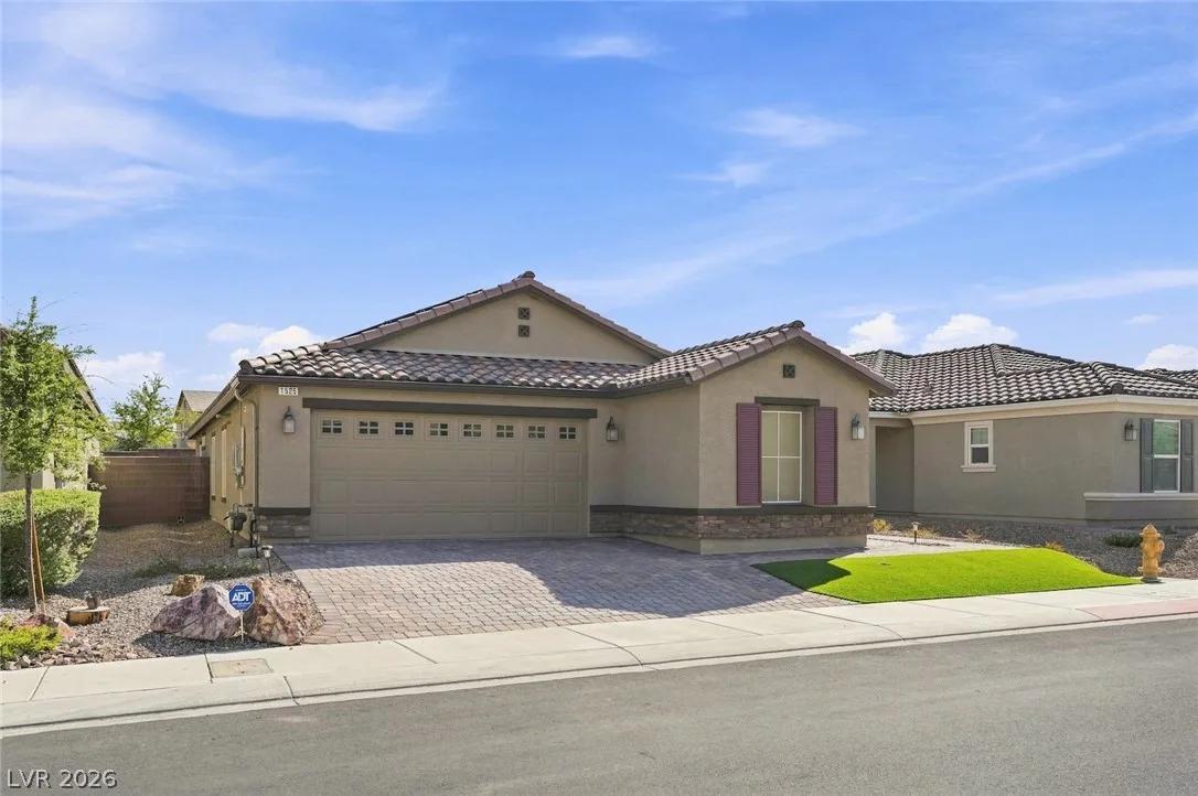 1525 Deep Valley Avenue — photo 3