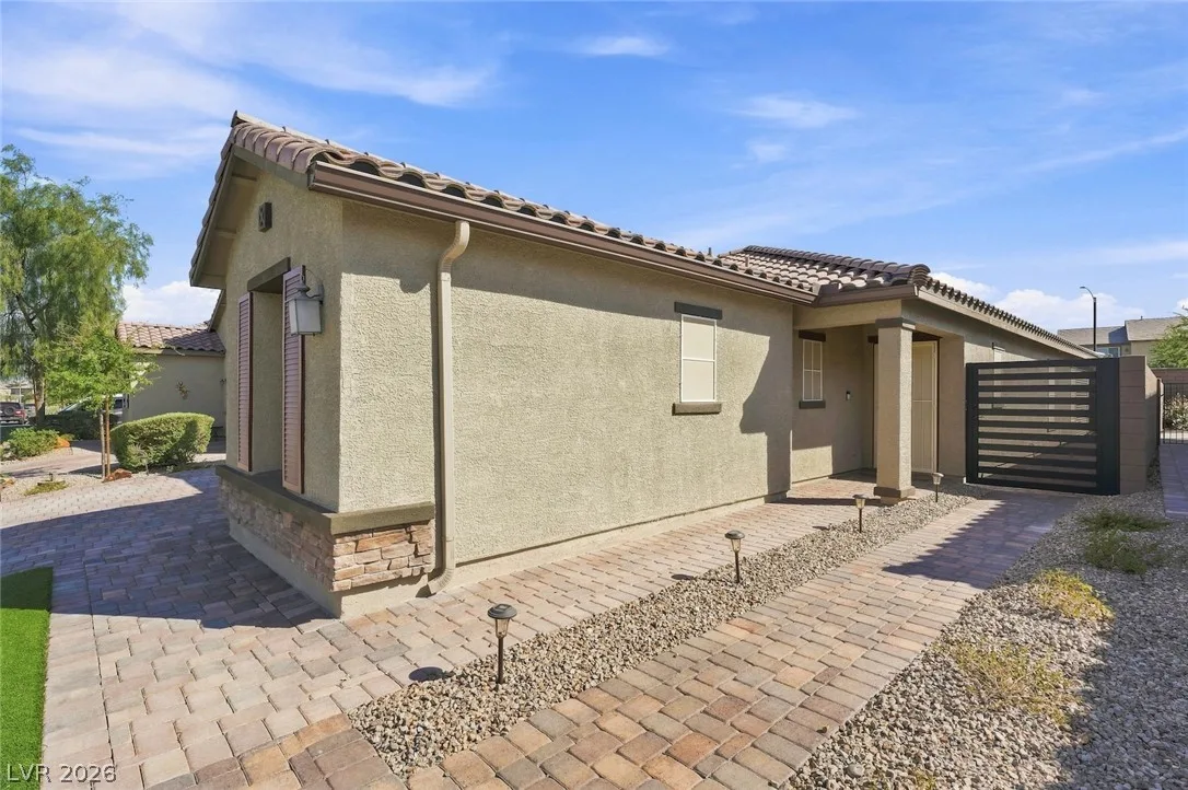 1525 Deep Valley Avenue — photo 4