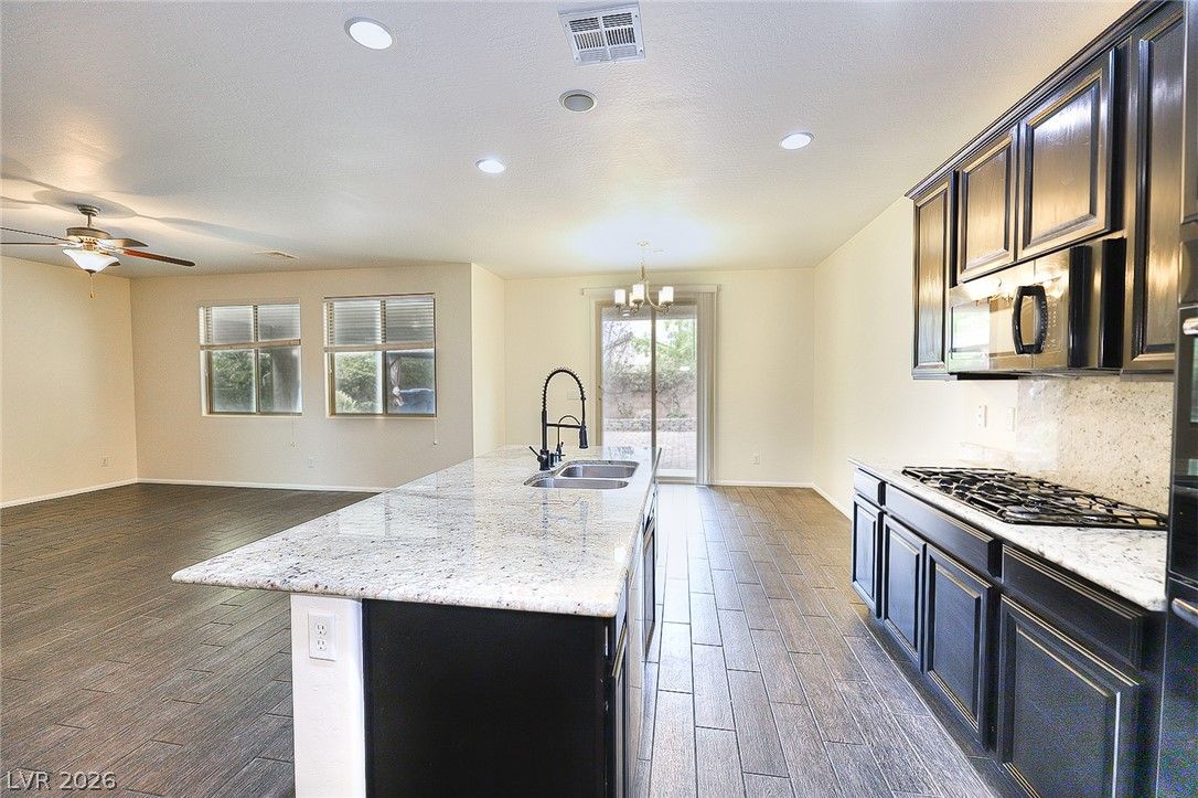 10647 Hyde Corner Avenue — photo 5