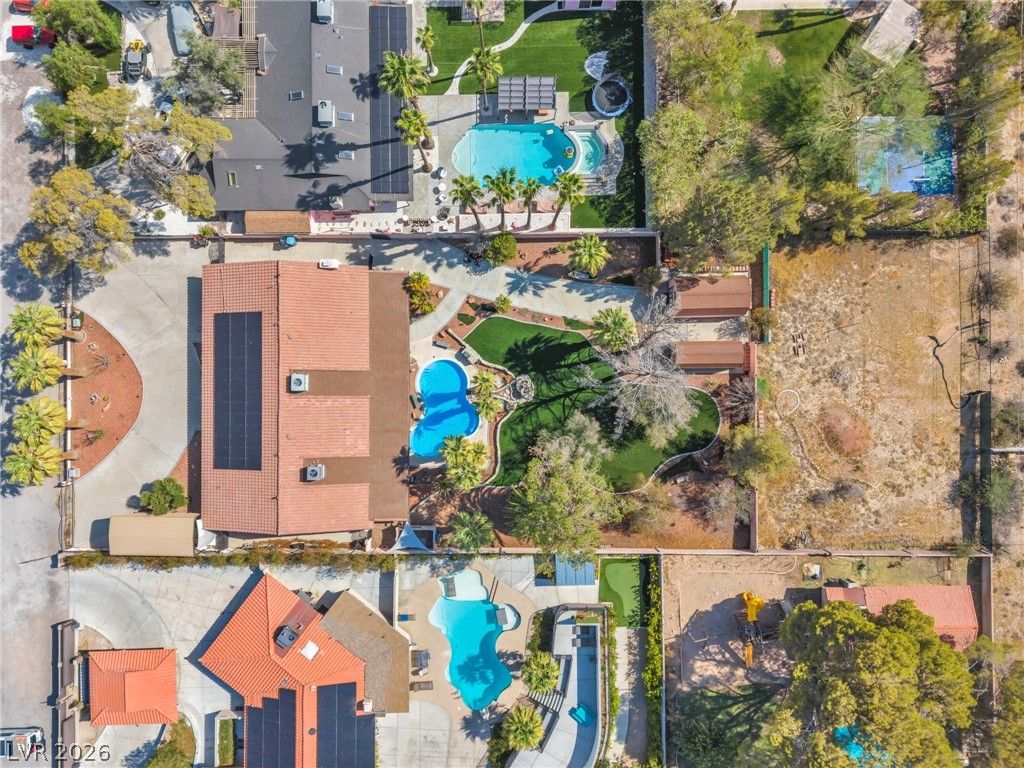 2935 South Torrey Pines Drive — photo 2