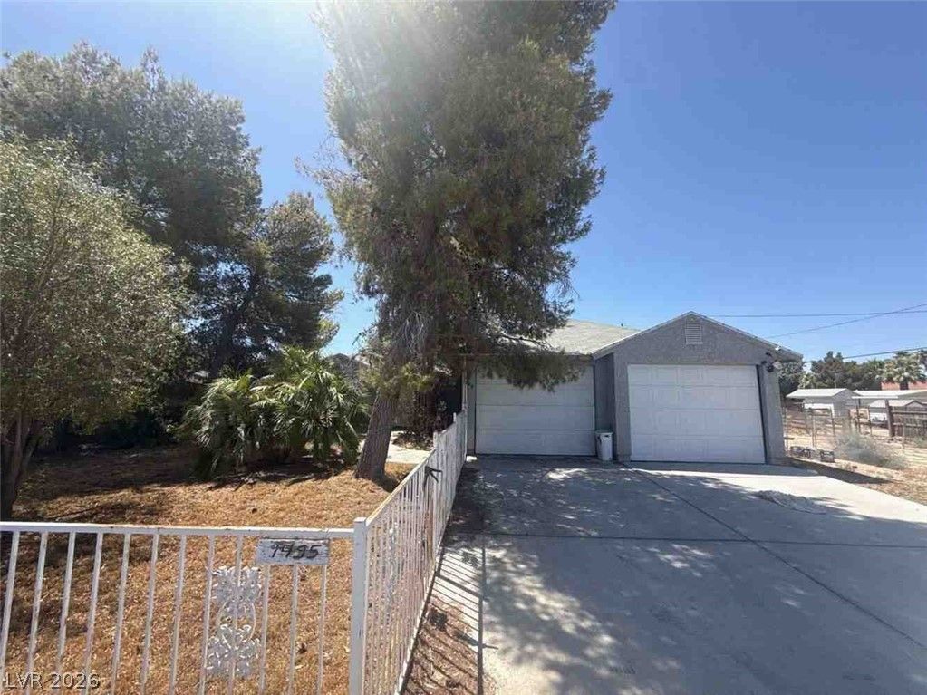 1495 Betty Lane — photo 2 of 2
