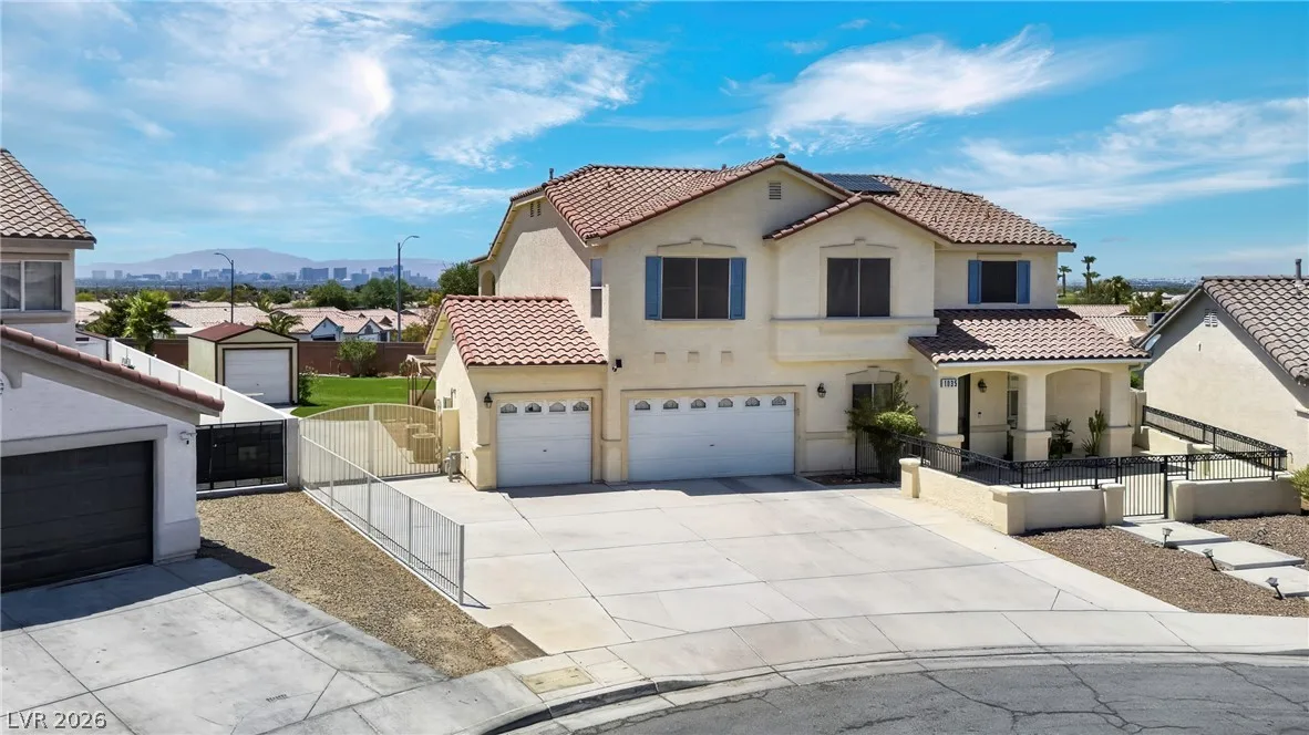 1035 Devon Lake Street — photo 4