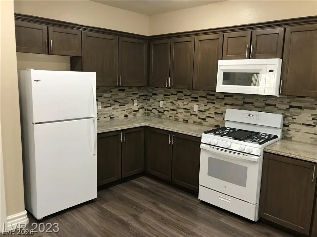 9746 Kampsville Avenue — photo 5