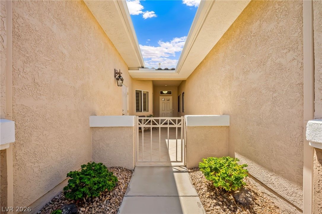 2235 Canyon Song Avenue — photo 5