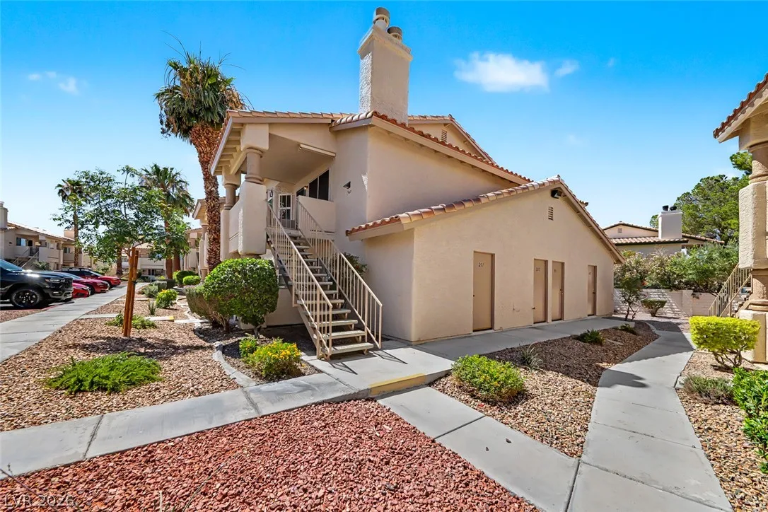 1340 Pinto Rock Lane 201 — photo 2