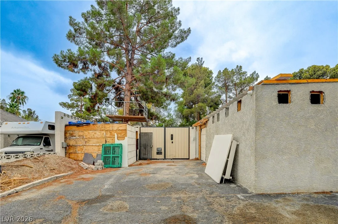 2681 East Hacienda Avenue — photo 4