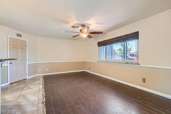 733 Strawberry Place — photo 4