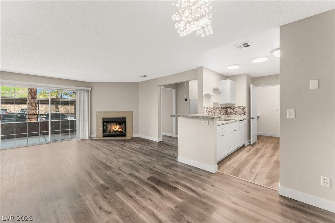 2200 South Fort Apache Road 1234 — photo 3 of 27