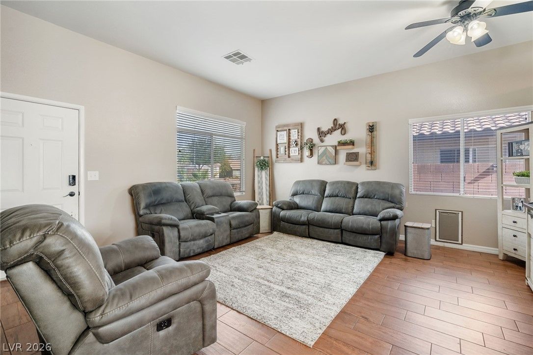 330 Desert Knolls Street — photo 5 of 35