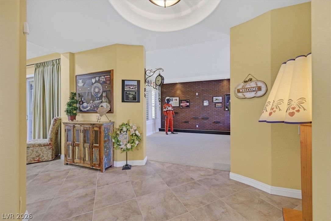 2380 Luberon Drive — photo 3