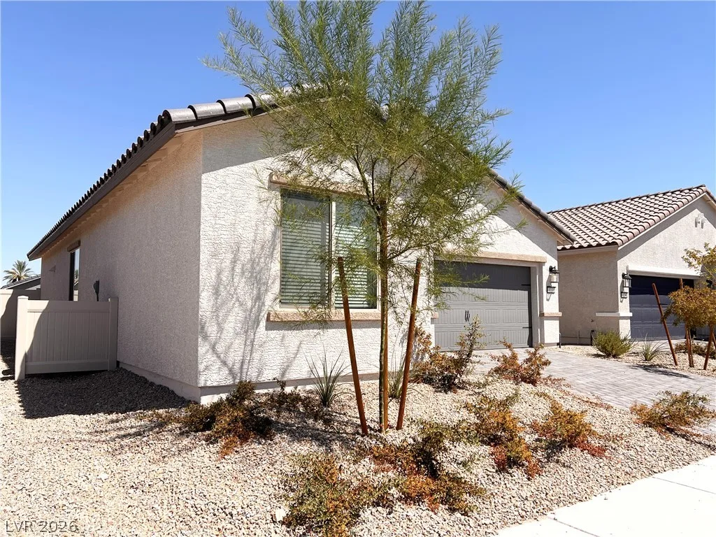 3232 Lahontan Street — photo 2