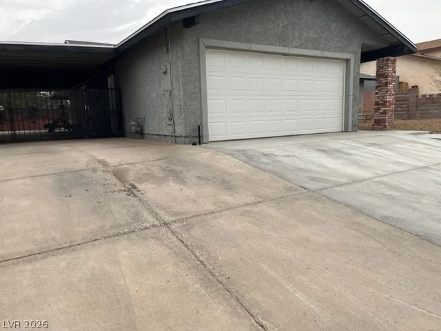 648 Paloma Drive — photo 2