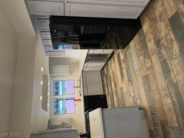 648 Paloma Drive — photo 4