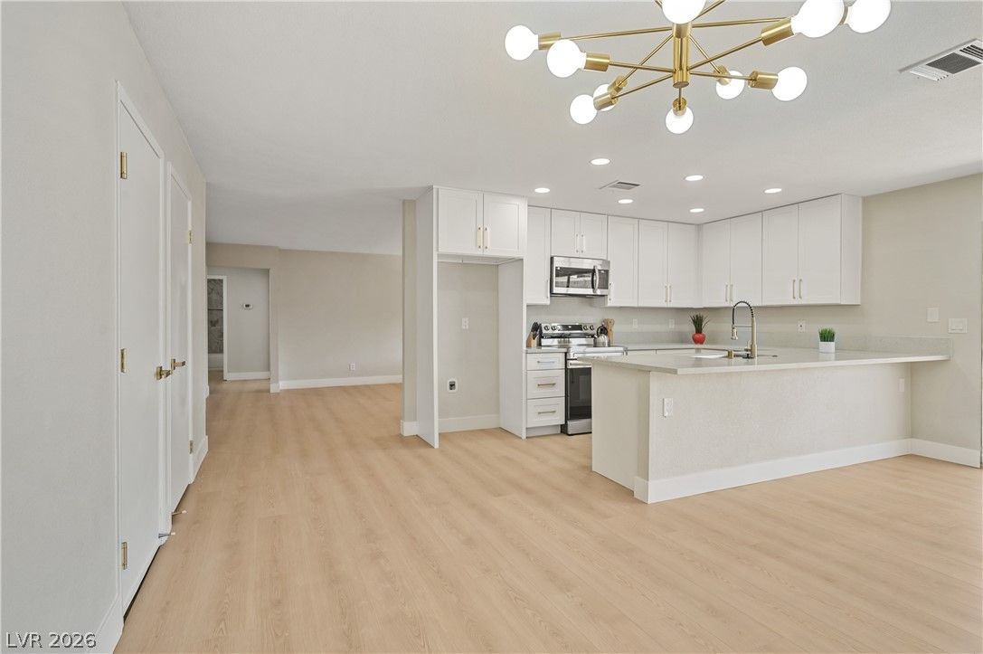 604 Overland Drive — photo 5 of 31
