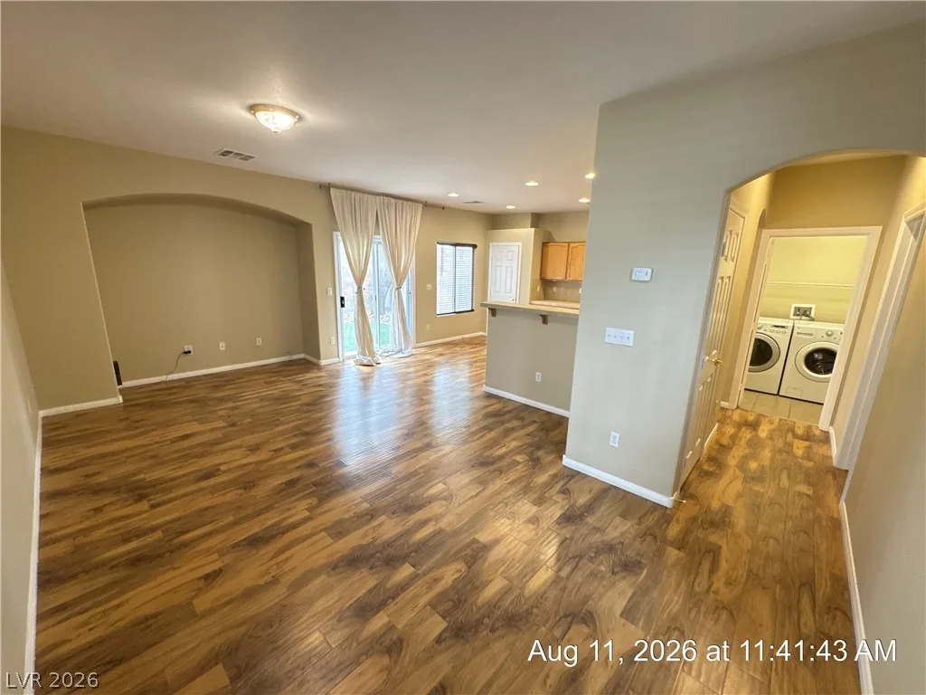 228 Friendly Court — photo 2