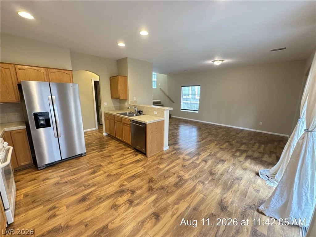 228 Friendly Court — photo 4