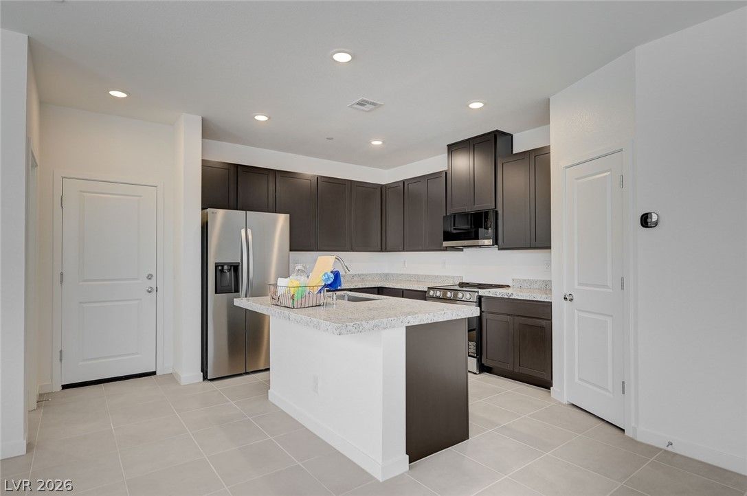 239 Freeport View Place — photo 3 of 15