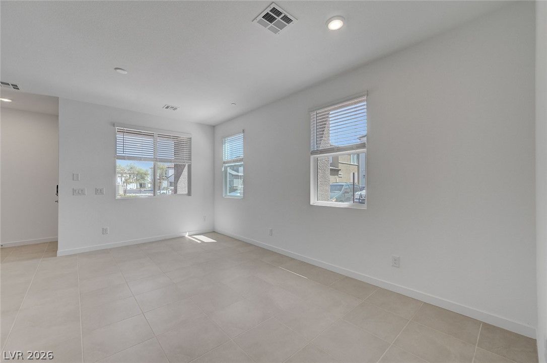 239 Freeport View Place — photo 5 of 15