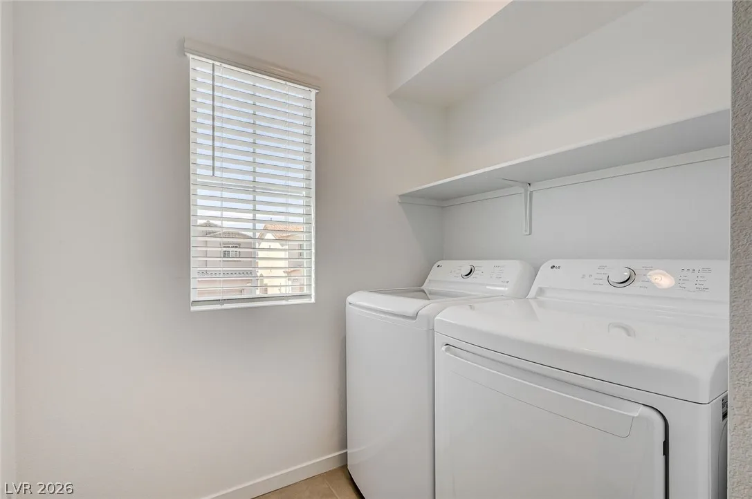 324 Lupton Avenue — photo 5