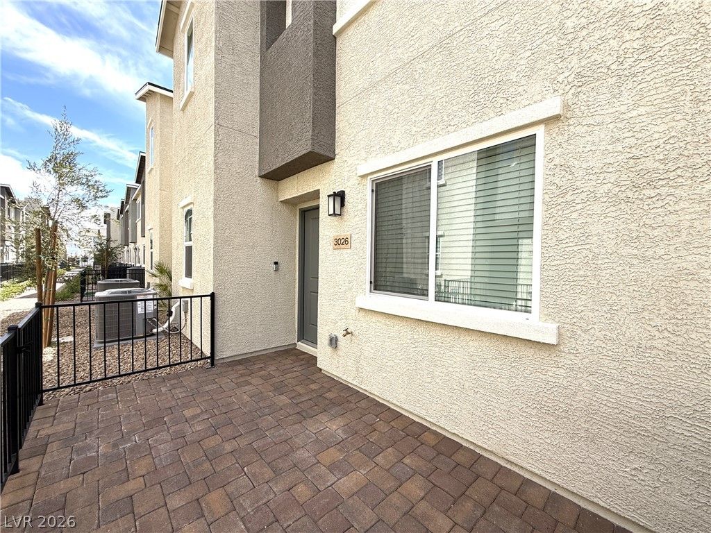 3026 Baltic Green Street — photo 3 of 24
