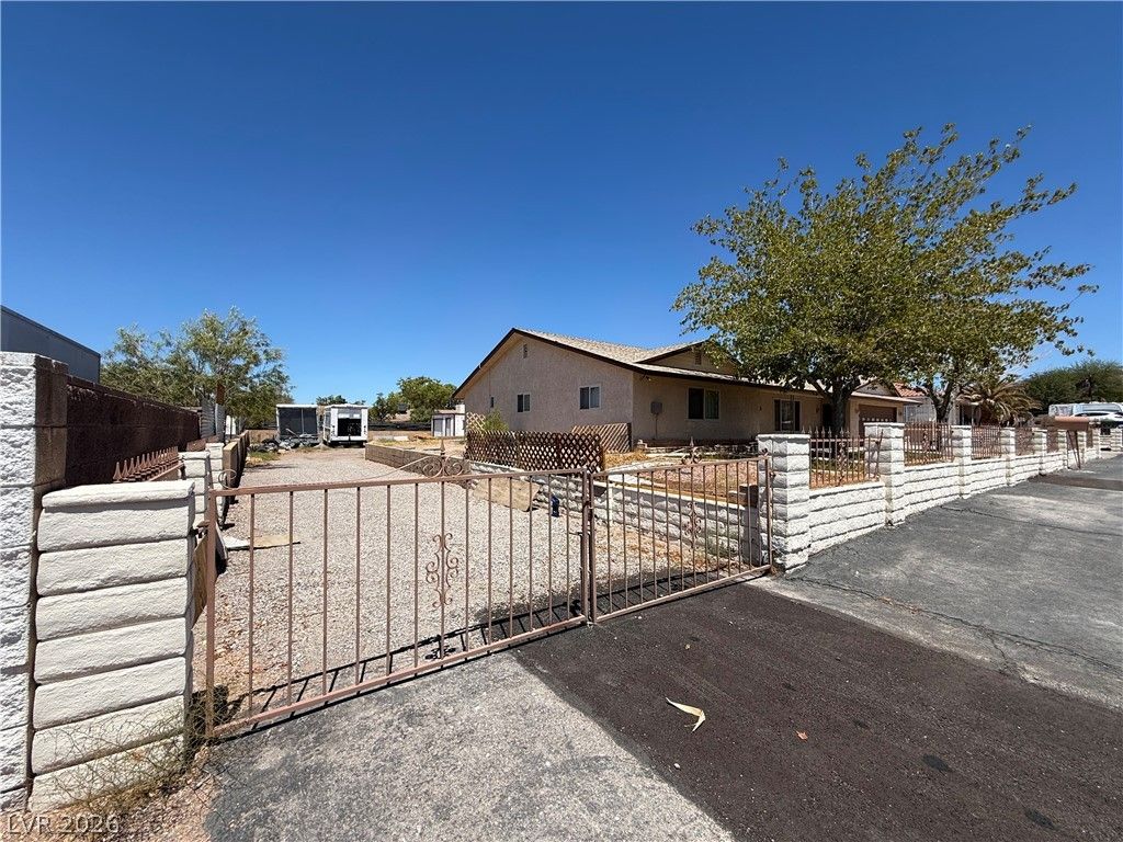 1560 Rocking Horse Drive — photo 4