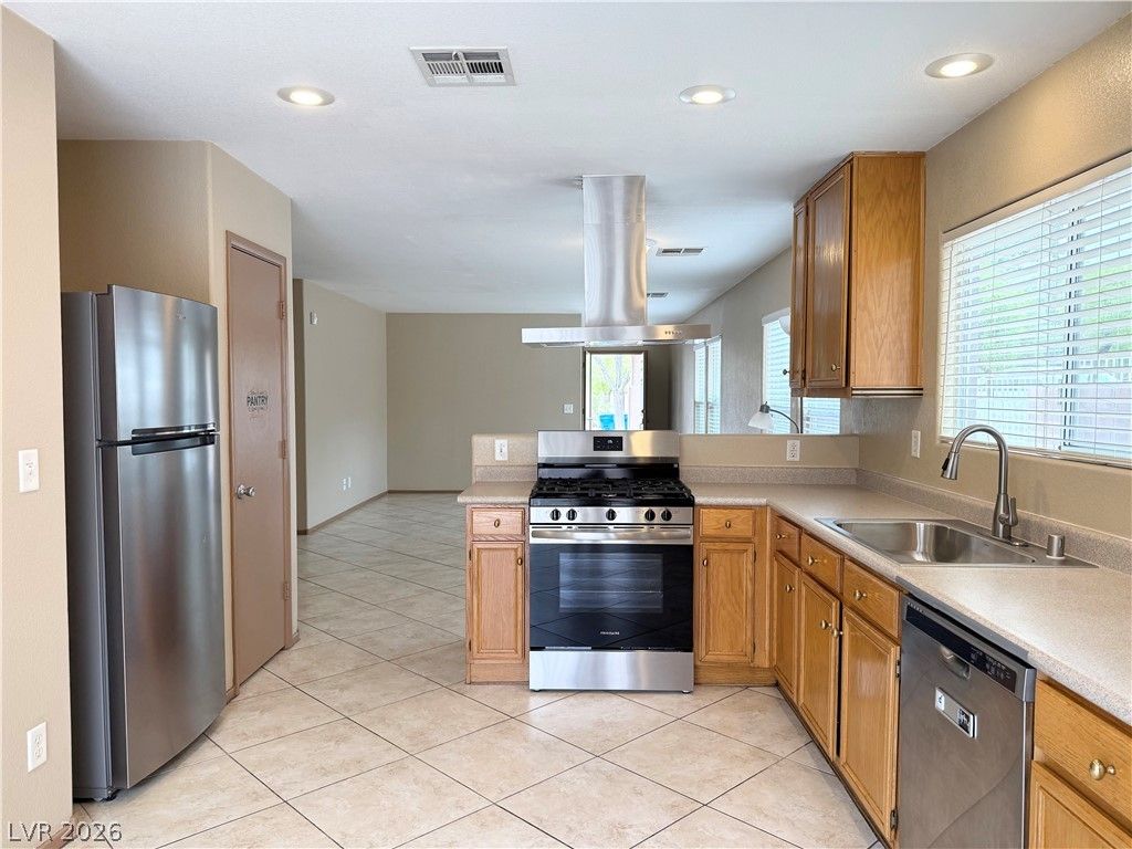 11260 Sandrone Avenue — photo 1